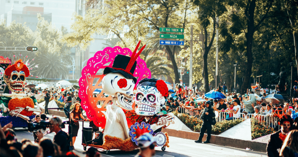 Cinco de Mayo Glam: Celebrating Mexican Culture Through Festive Beauty Looks